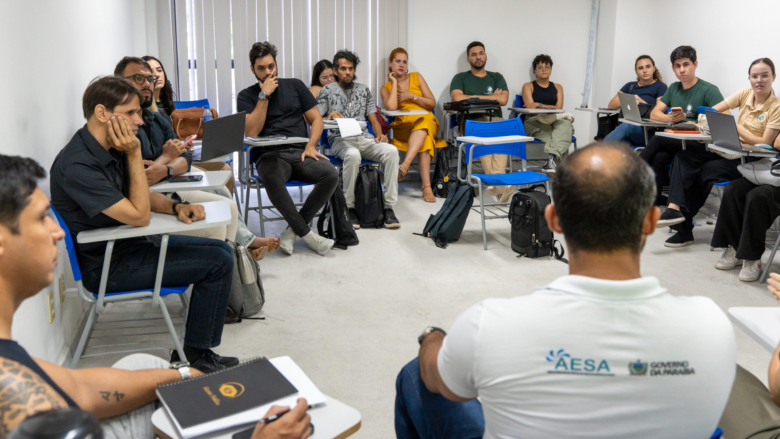 AESA DEBATE GESTÃO DO PISF EM EVENTO ACADÊMICO